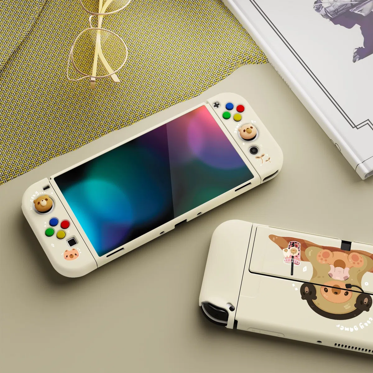 playvital Cover Custodia per Nintendo Switch OLED,Copertura Morbida TPU Protezione per Joycon Console con Copri Analogici/Tasti (ZealProtect) - Orso Giocatore