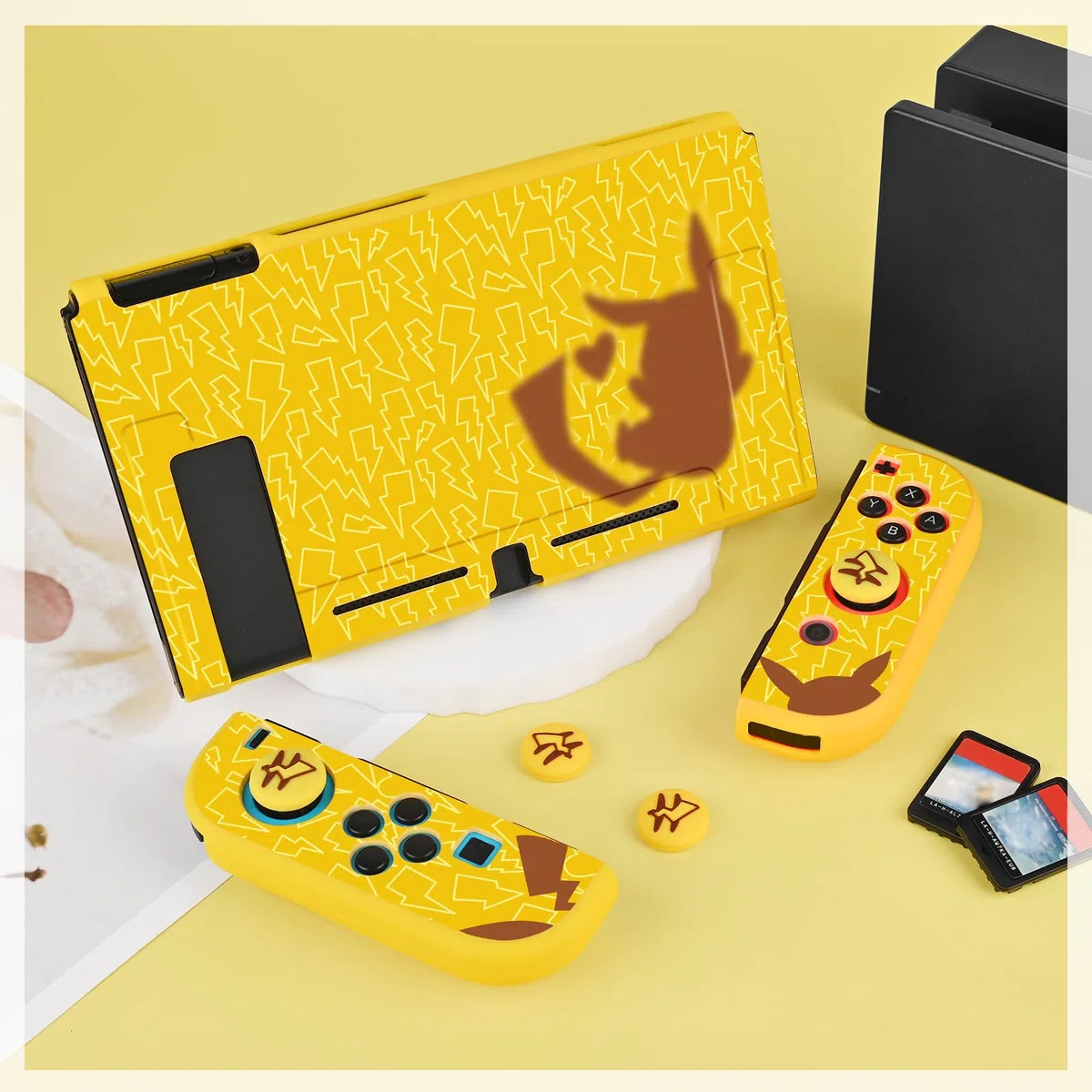 DLseego Custodia Compatibile con Switch 2017 Edition, Morbida Dockable Custodia Switch con 4 Copri levette analogiche, resistente ai graffi e all'assorbimento degli urti,Pika genio