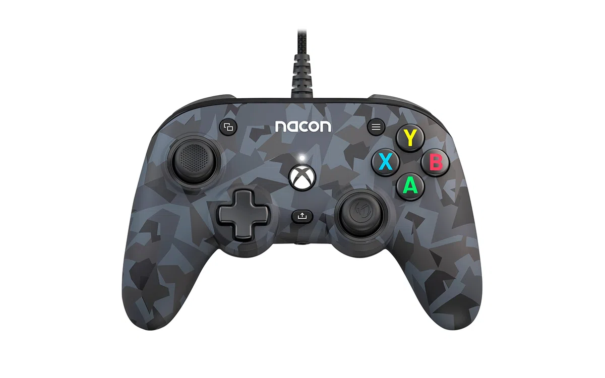 NACON Pro Compact Controller Xbox Serie X Wired -licenza ufficiale Microsoft, programmabile, ergonomico, 3D sound, Black