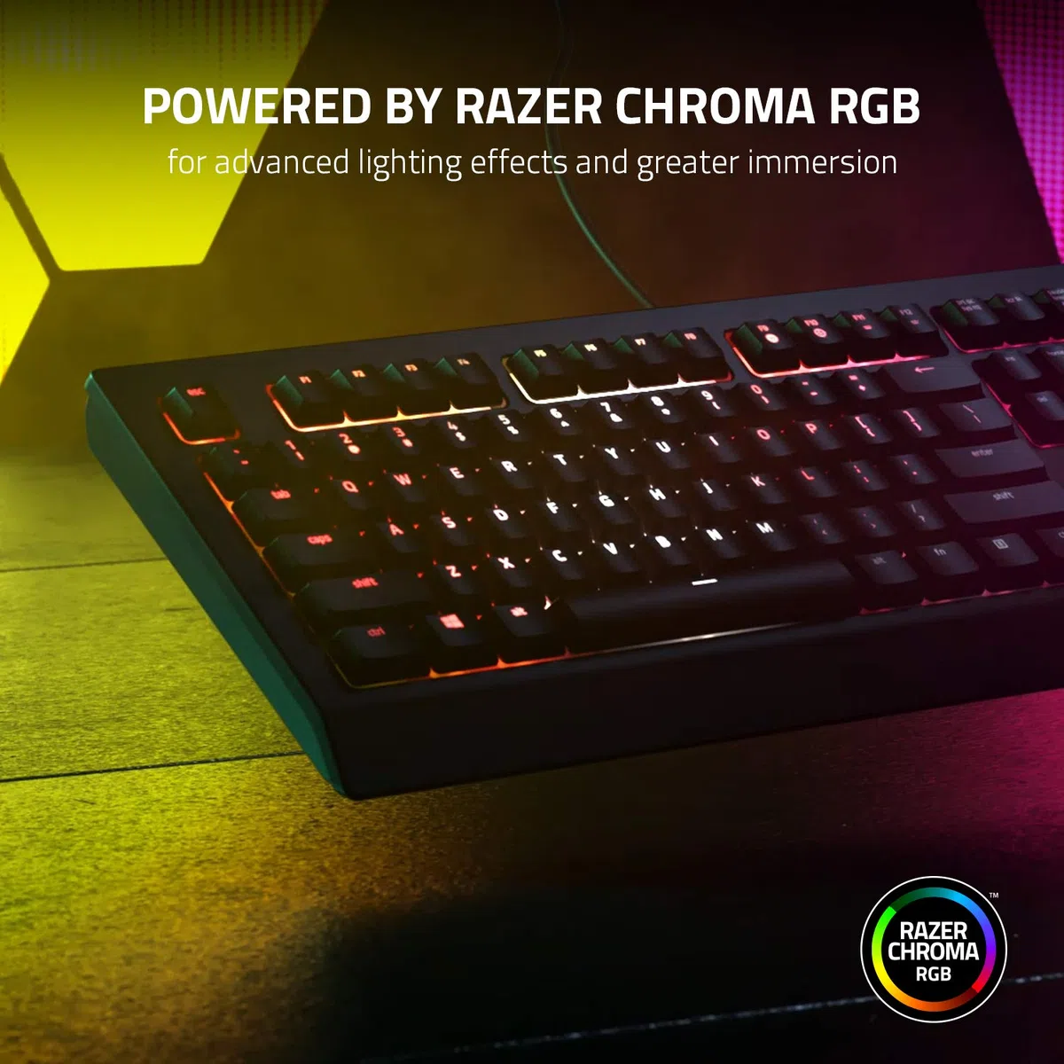 Razer Cynosa V2 - Tastiera da Gioco a Membrana (Tastiera con Tasti soft spring-loaded, Tasti Multimediali, Gestione dei cavi, Programmabile, Illuminazione RGB) QWERTY Tastiera Italiana | Nero