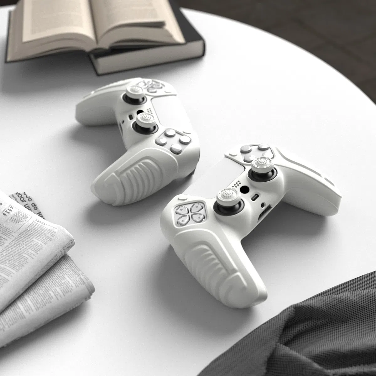 PlayVital Cover Skin Silicone Protettiva per ps5 Joystick,Custodia Antiscivolo Copertura Gomma per Controller con Copri Levette Analogiche(Guerriero Furioso Edizione)-Bianco